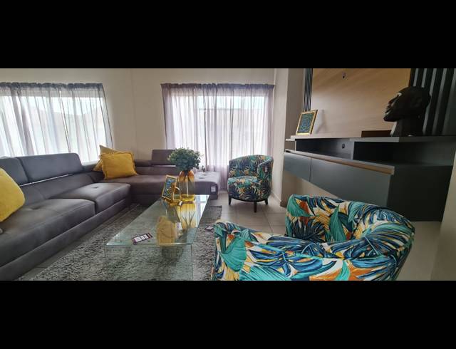 3 BEDROOM FULL FLOOR FOR SALE IN WATERKLOOF HILL ESTATE